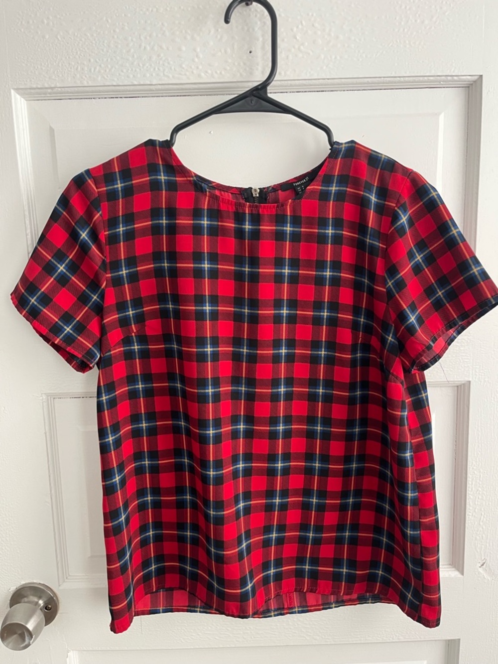 Forever 21 Red and Black Plaid Short Sleeve Top